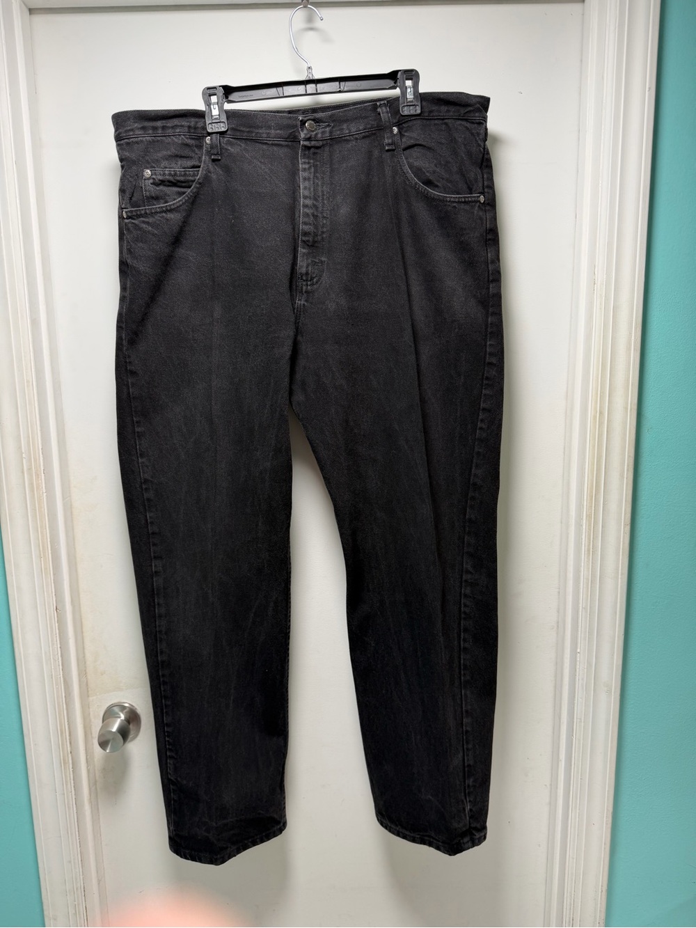 Wrangler Men's Black Relaxed Fit Jeans %100 cotton